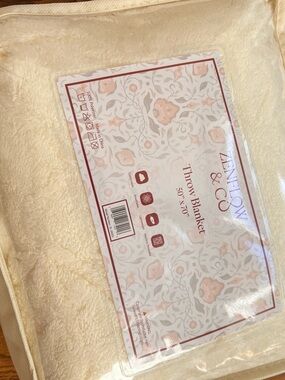 Cream Plush Throw Blanket - Soft Sherpa 50 x 70